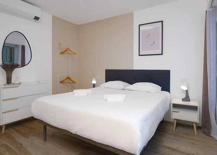 Joli Confort, Clim - Emplacement Ideal Menton